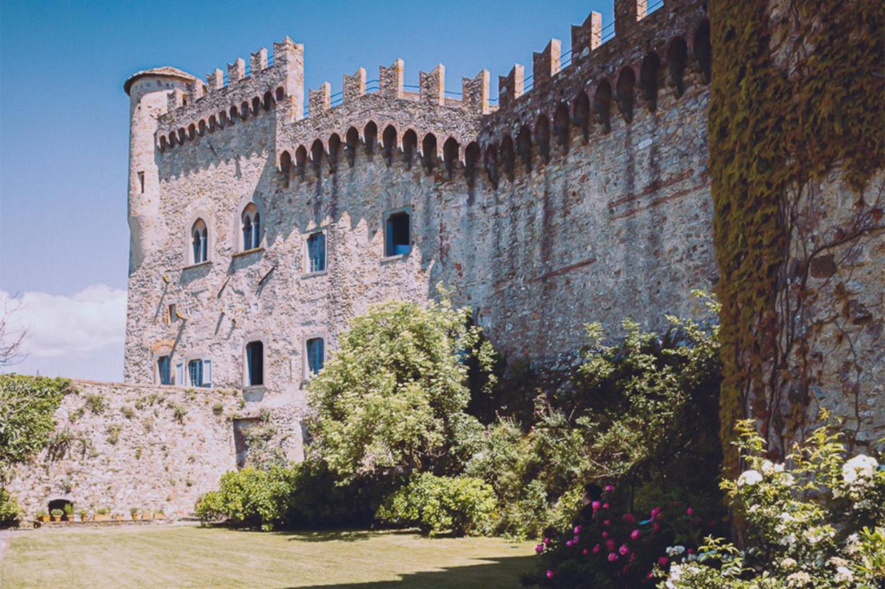 Castello Malaspina Di Fosdinovo Hotell Exteriör bild