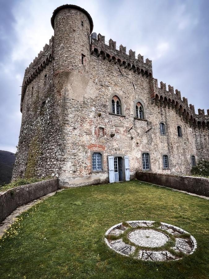 Castello Malaspina Di Fosdinovo Hotell Exteriör bild