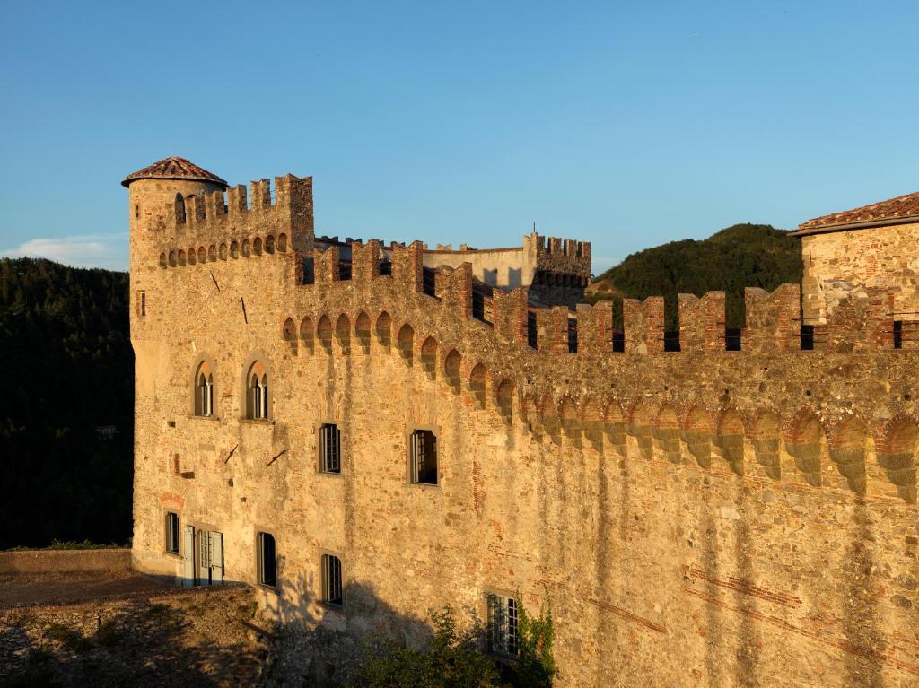 Castello Malaspina Di Fosdinovo Hotell Exteriör bild